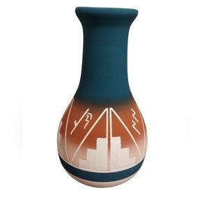 Vintage Sioux  Made By Lakota Artist Vase